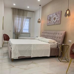 Camera con letto king size
